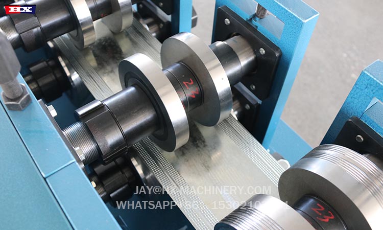 U light gauge steel framing machine