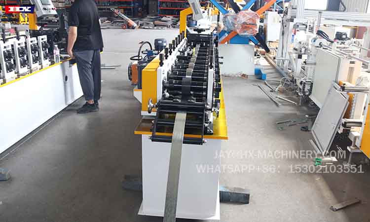 C profile roll forming machine
